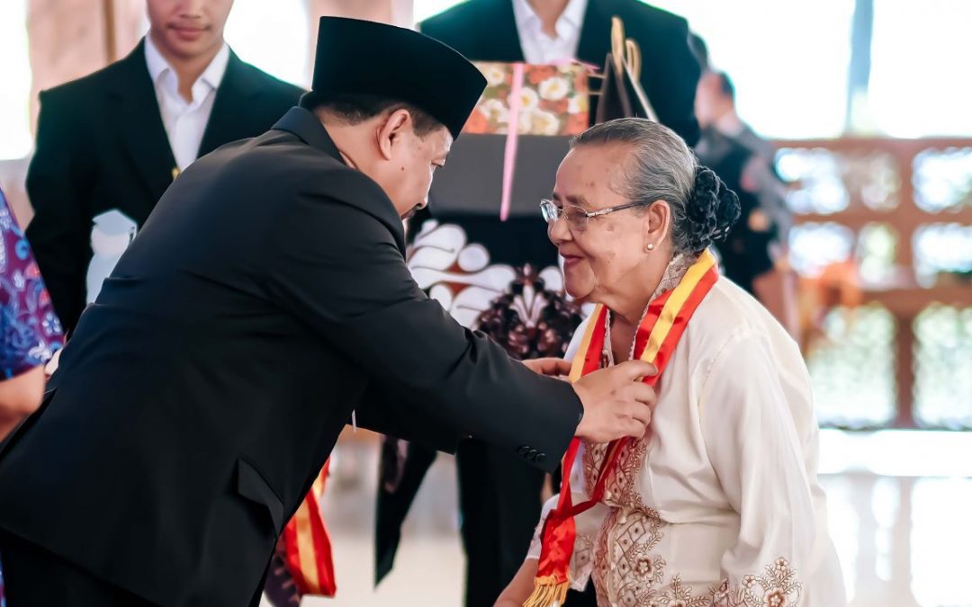 60 Lansia Kelurahan Panjang Ikuti Wisuda Sekolah Lansia