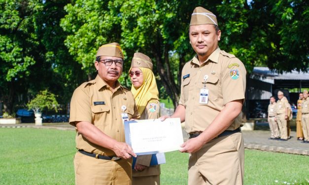 Serahkan SK Kenaikan Pangkat, Pjs Wali Kota Magelang Apresiasi Kinerja ASN Pemkot