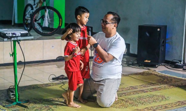 Disela Nobar Piala Asia U-23, Wali Kota Magelang Bagi-bagi Sepeda Untuk Warga