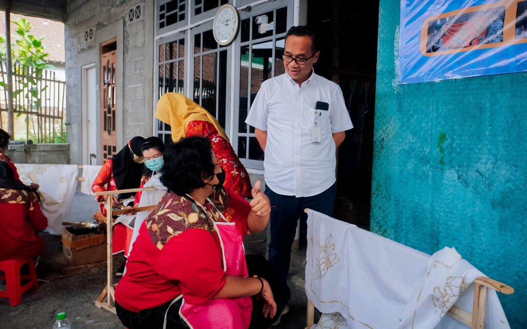 Penyandang Disabilitas Kota Magelang Dilatih Membatik dan Memasarkan Karyanya